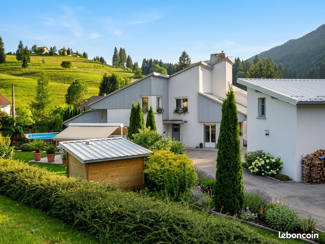 Maison 8 pièces 221 m² · à Prémanon · 221 m² · 679 000 €