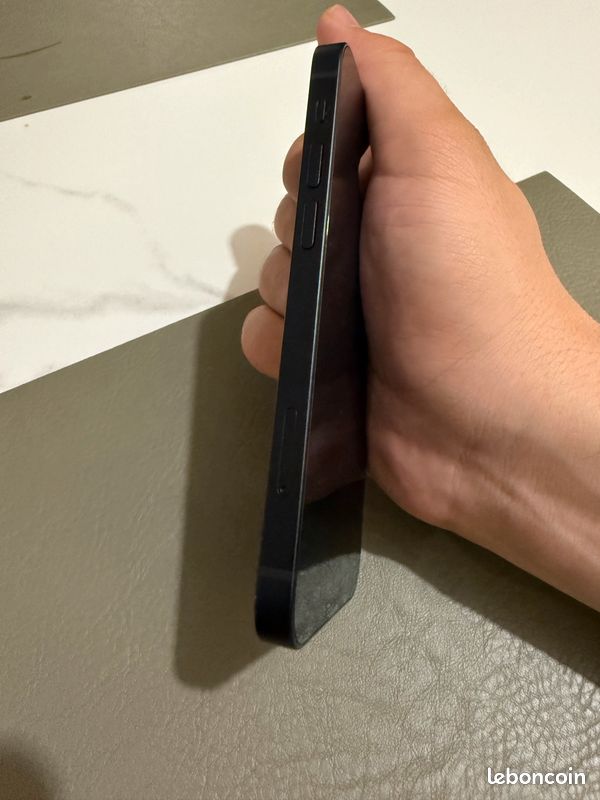 IPhone 12 Mini 64GB Noir Excellent État (image 5)