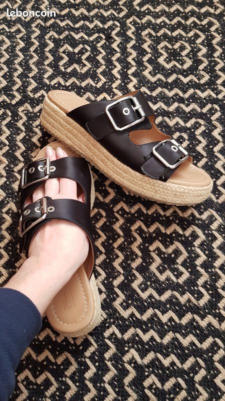 Mules compensées en satin noir avec semelles en corde façon espadrilles (image 7)