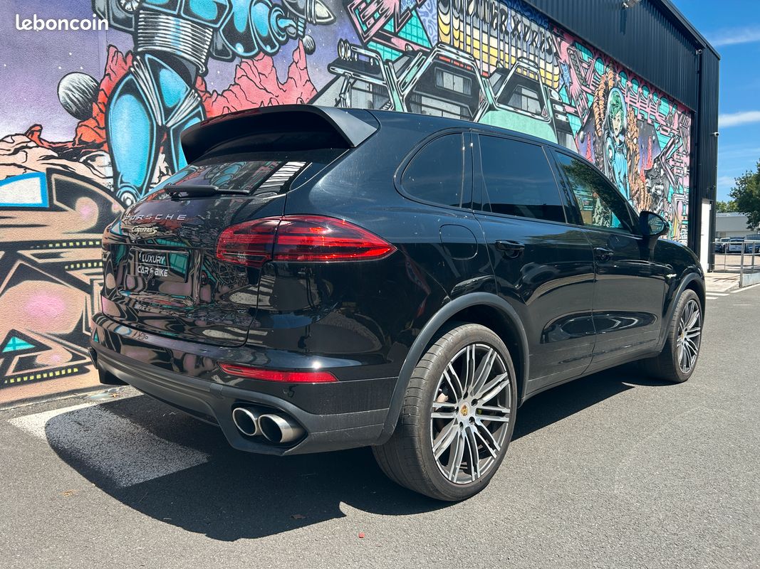 Porsche Cayenne S 3.0 DFI V6 4WD 416 BVA - Suivi Porsche Complet - Intérieur rouge Cartier (image 3)