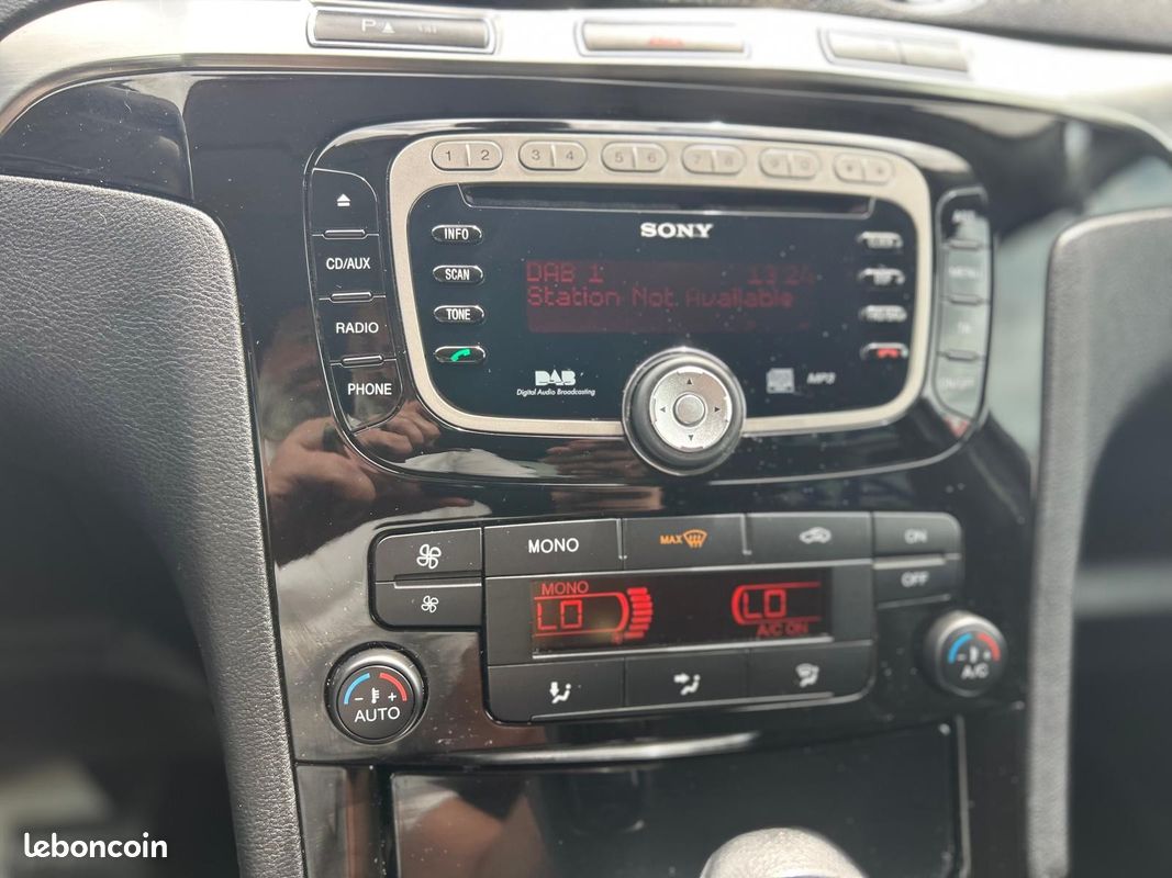 FORD S-MAX Titanium (03.2010->) (image 17)