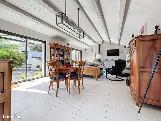 Propriété 4 pièces 145 m²