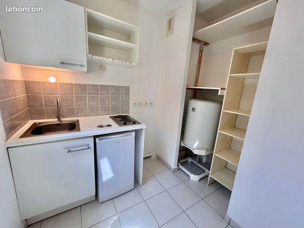 Studio 1 pièce 24 m² — 8