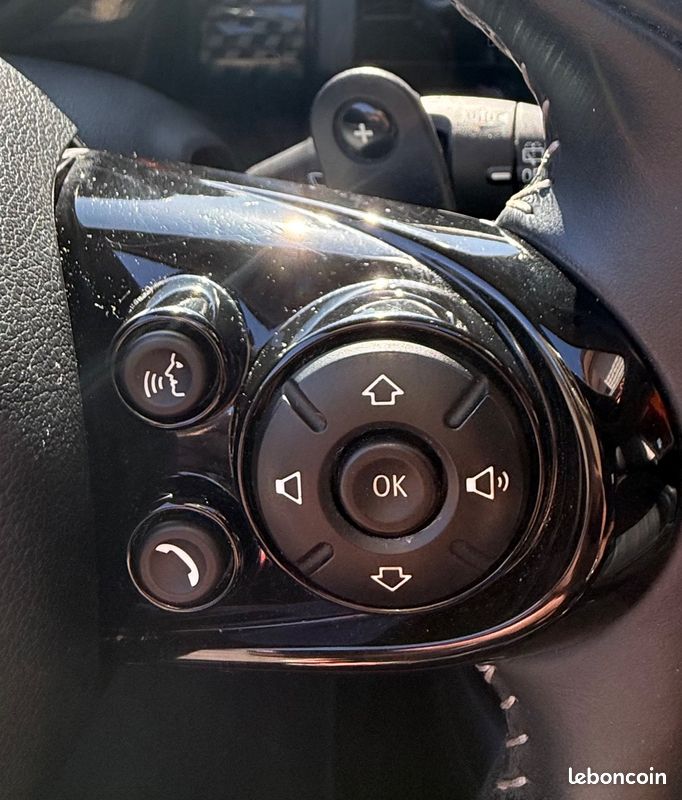 MINI MINI 2.0 192 COOPER S BVA EDITION YOURS- CAR PLAY- HARMAN/KARDON- CUIR- TOIT OUVRANT- GARANTIe (image 22)