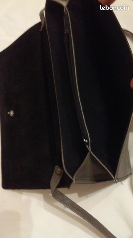 Pochette cuir avec bandoulière (image 3)