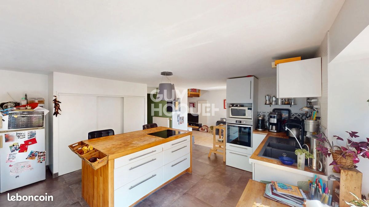 Maison 5 pièces 135 m² · à Velleguindry-Et-Levrecey · 135 m² · 149 000 €