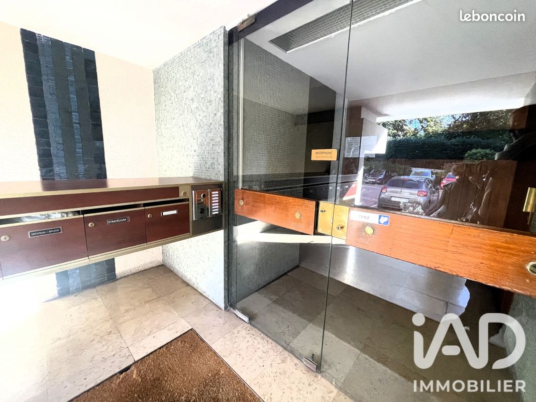 Appartement 4 pièces 80 m² · à La Celle-Saint-Cloud · 80 m² · 240 000 €