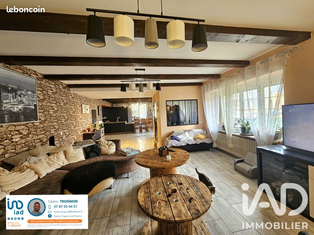 Maison 10 pièces 392 m² · à Beuveille · 392 m² · 289 000 €