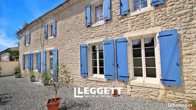 Maison 10 pièces 245 m²