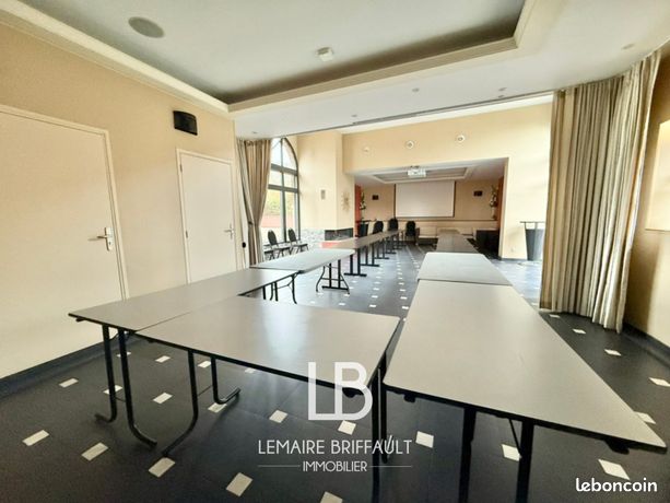 https://img.leboncoin.fr/api/v1/lbcpb1/images/fe/b3/8d/feb38d1cfc7b7cc6e8d07d2b28f99d5334ef54a6.jpg?rule=ad-image