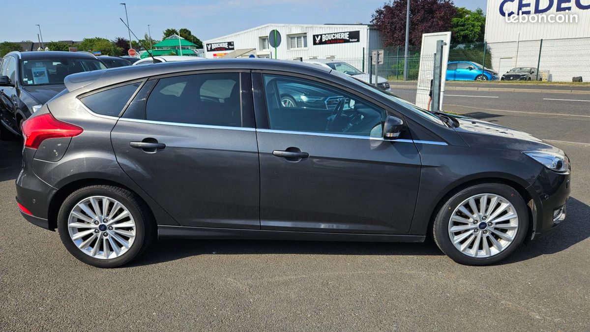 Ford Focus 1.0 EcoBoost 125 S&S Titanium (image 4)