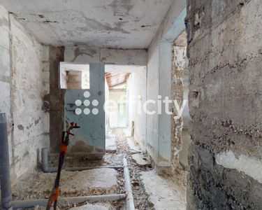 Maison 700 000 € - 333 m²