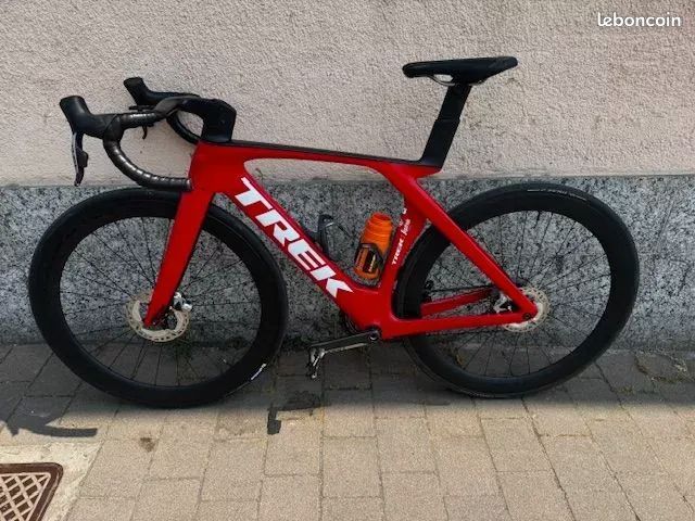 TREK MADONE SLR GEN Vélo de route course Sram Red AXS