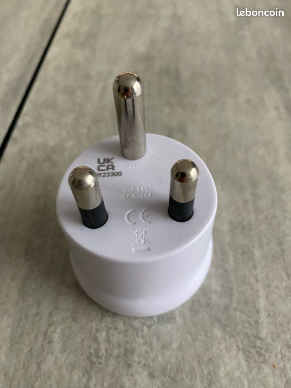 Adaptateur électrique de voyage (image 3)