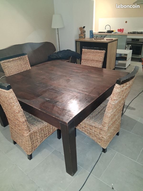 Table et chaises (image 1)