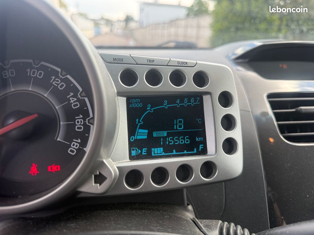 CHEVROLET SPARK 1.2 16 V 82 Cv LT * Clim Auto (image 7)