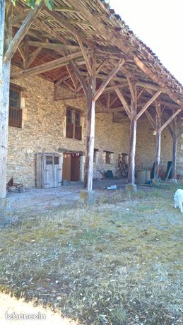 Maison en pierre du pays