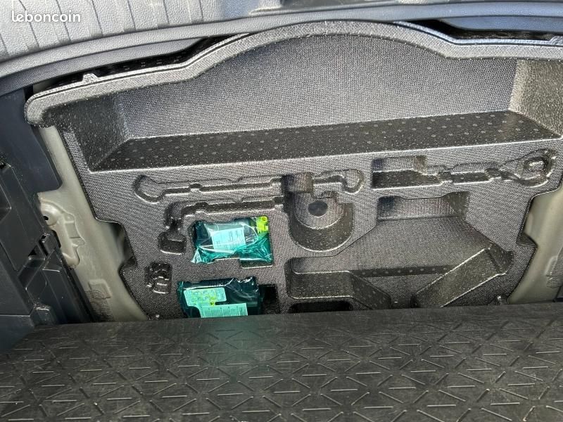 Toyota RAV4 2.5 Hybride 218ch Dynamic 2WD MY22 (image 18)