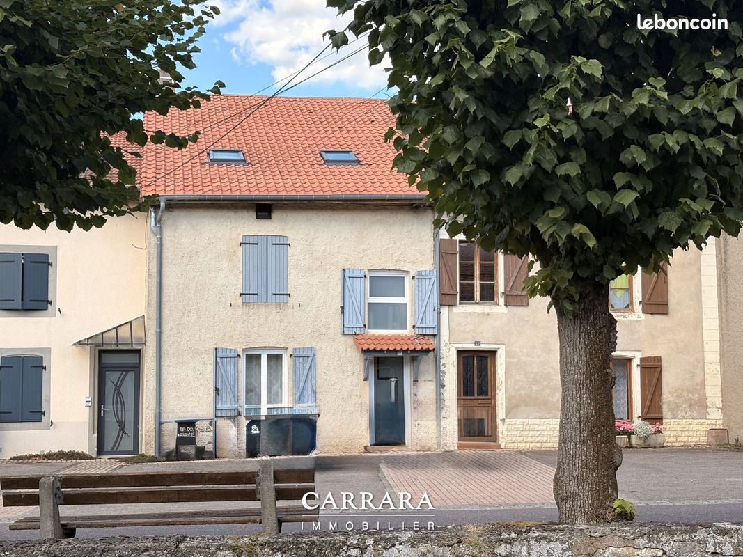 Maison 7 pièces 234 m² · à Courcelles-Chaussy · 234 m² · 279 900 €