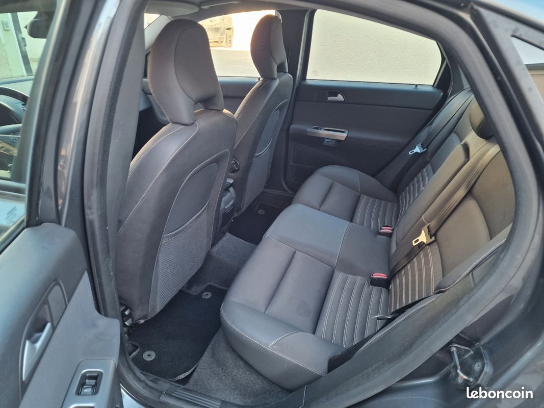 Volvo S40 1.6d 110ch momentum (image 5)