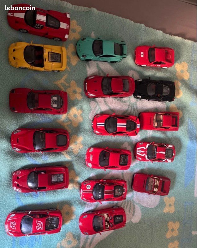 Lots de 15 voitures Ferrari 1 Porsche et 1 nissan (image 1)