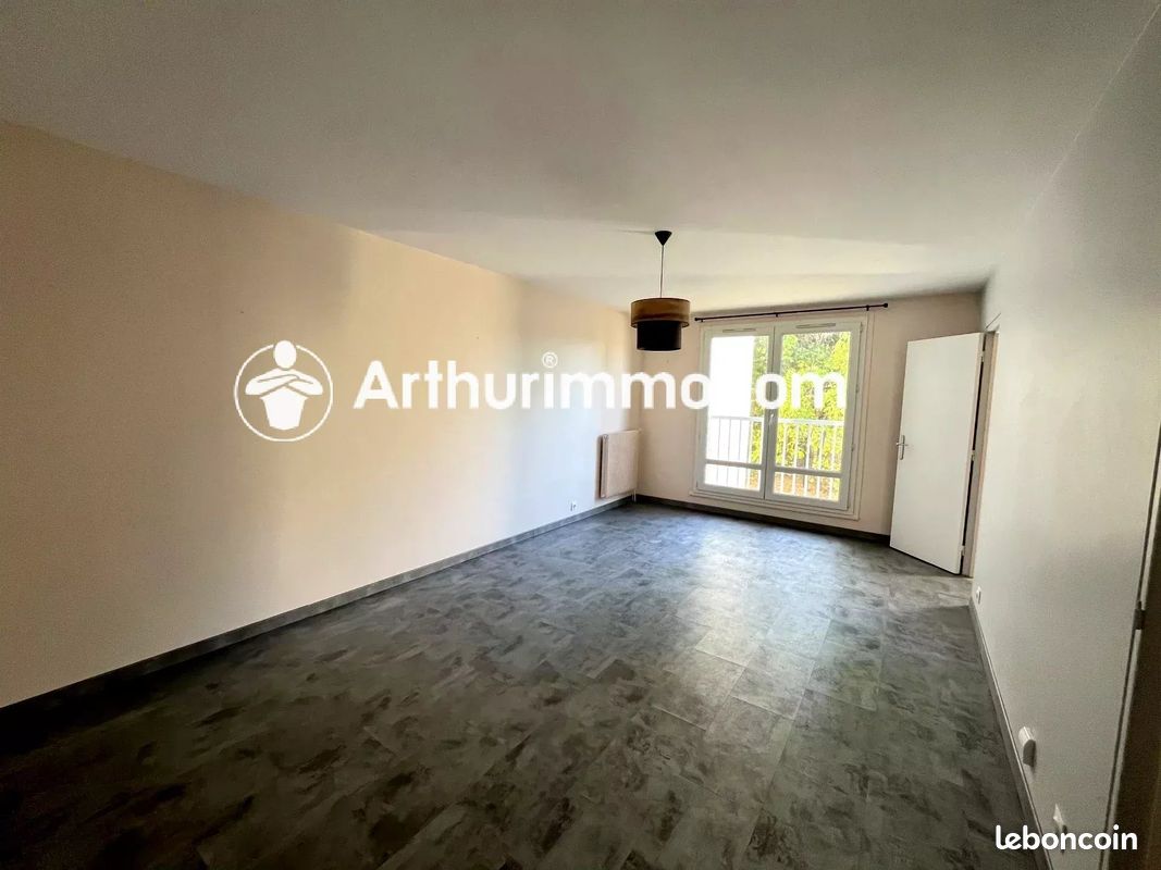 Appartement 3 pièces 74 m² · à Savigny-le-Temple · 74 m² · 1 090 €/mois