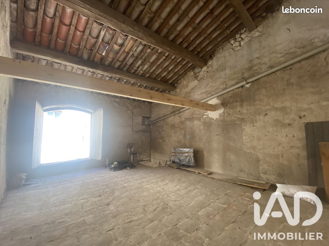 Parking 74 m² · à Coursan · 74 m² · 58 000 €