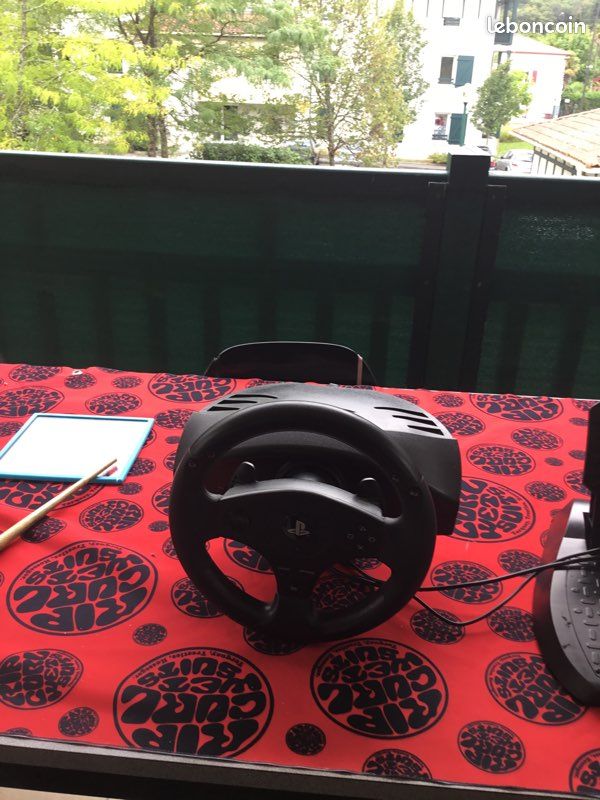 Volant ps4 (image 1)