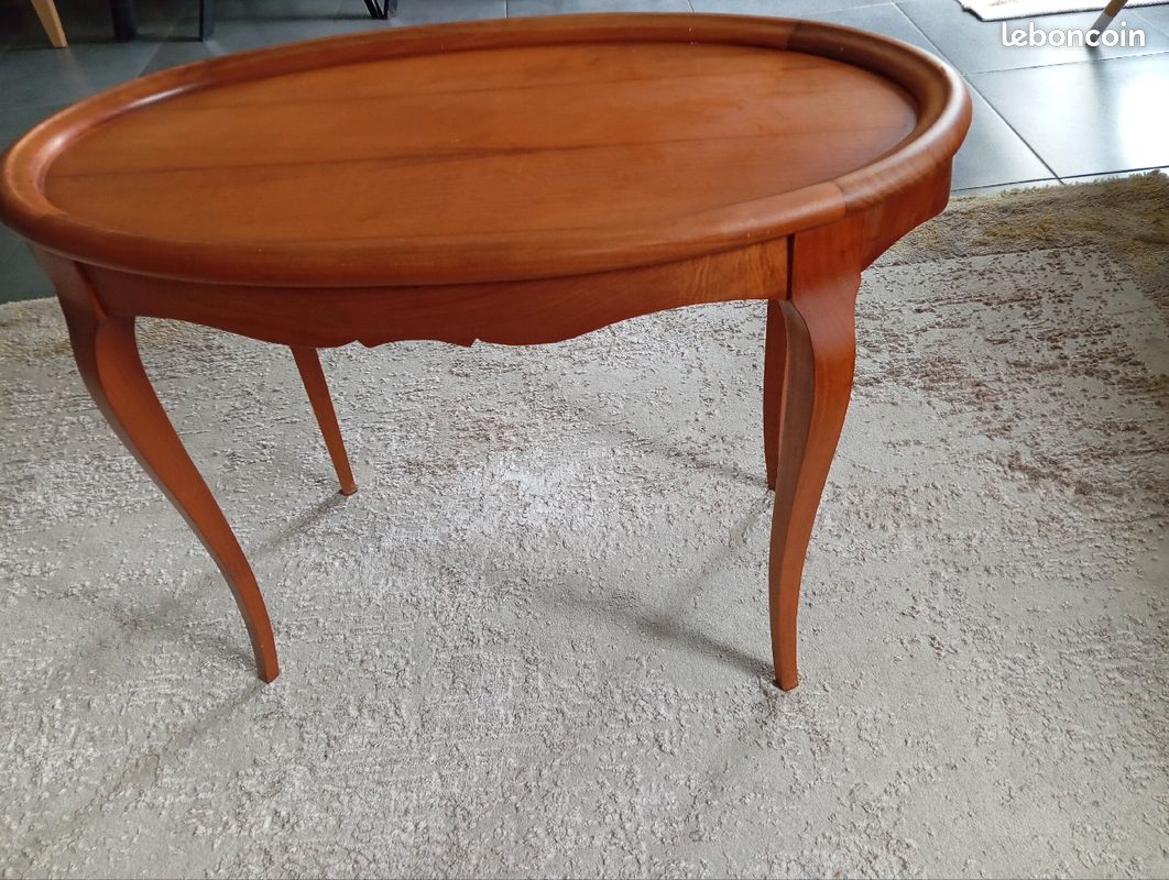 Table d'appoint ovale en bois (image 2)