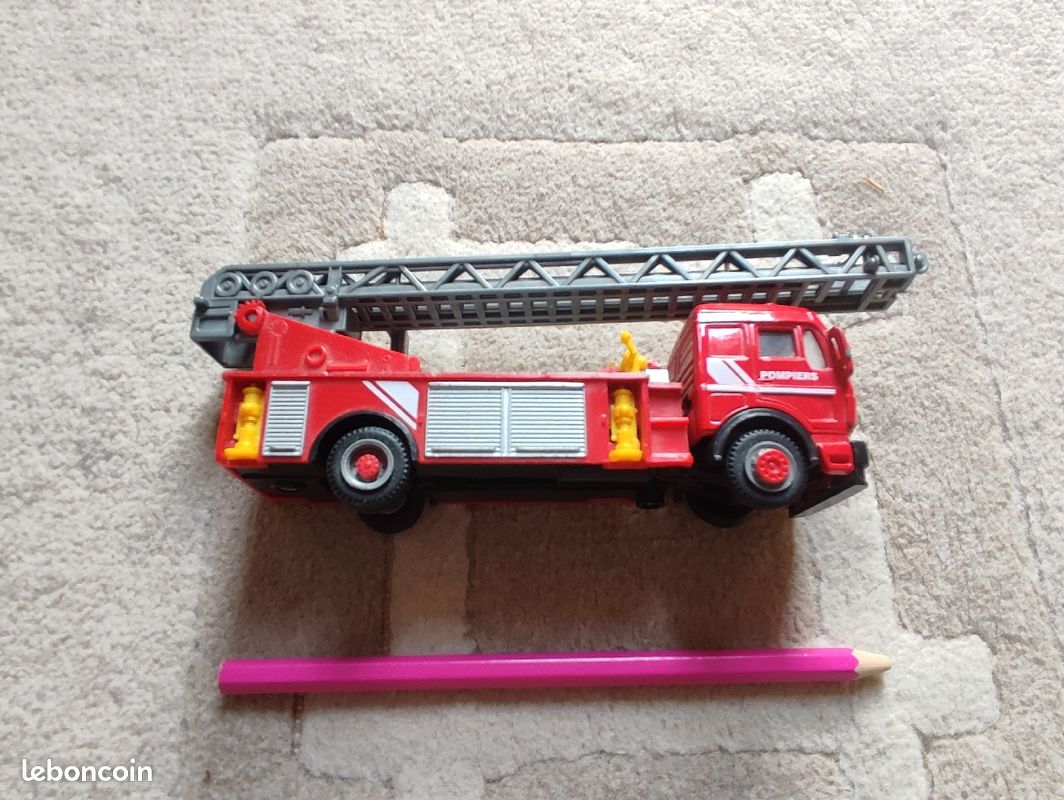Camions au choix (jouets) (image 8)
