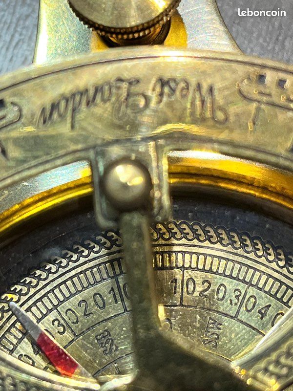 Boussole Marine Ancien Laiton Avec Cadran Solaire Et étui Cuir, Réplique Vintage