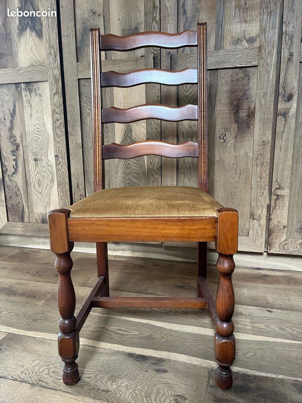 Chaise en bois assise en velours (image 2)