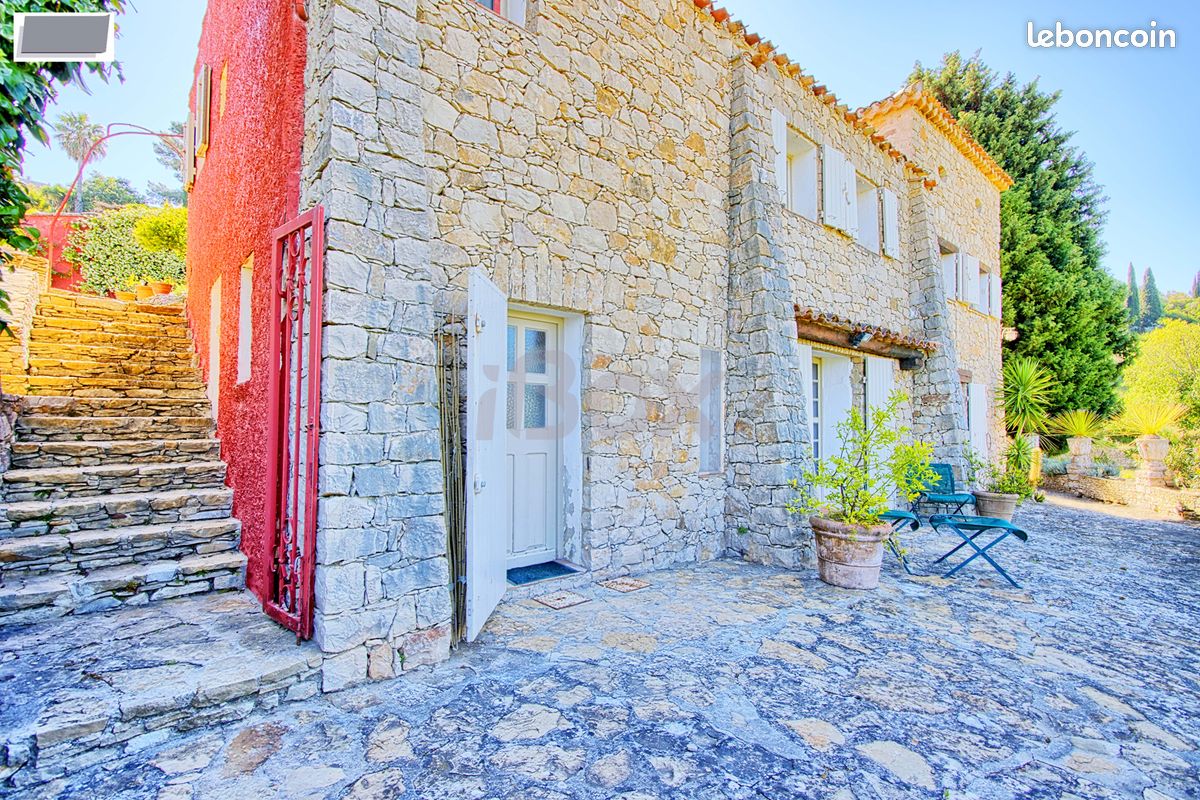 Propriété 7 pièces 250 m² (image 6)