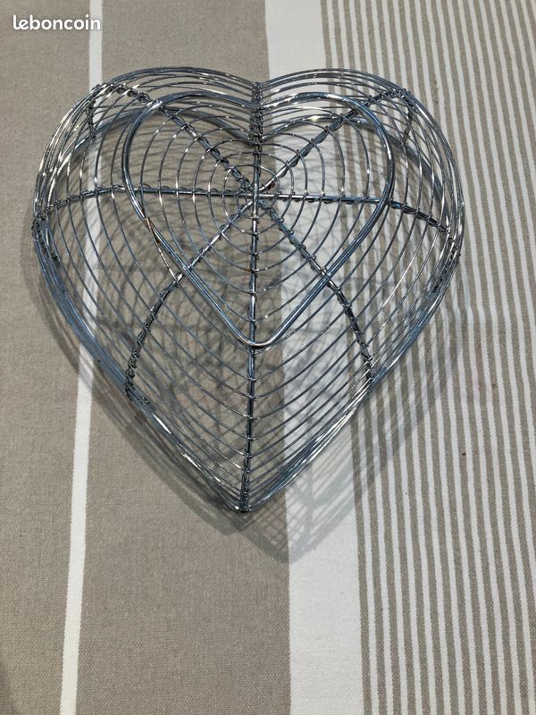 Corbeille INOX en forme de coeur (image 3)