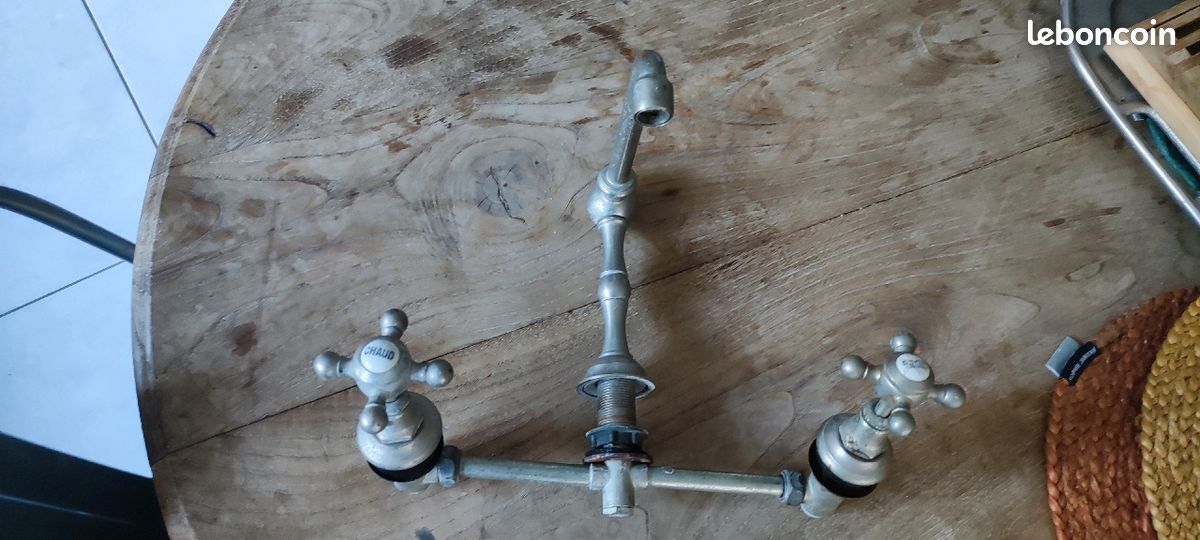Robinet ancien (image 2)