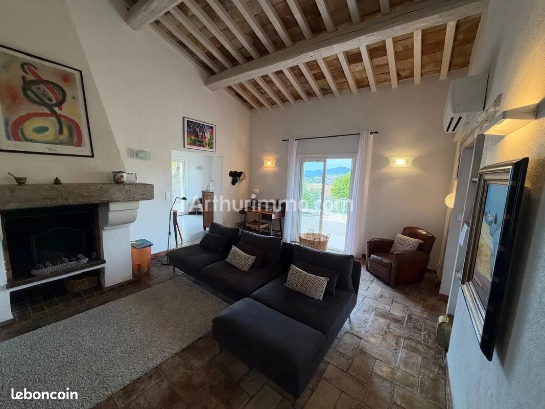 Maison 6 pièces 115 m² · à Roquebrune-sur-Argens · 115 m² · 990 000 €
