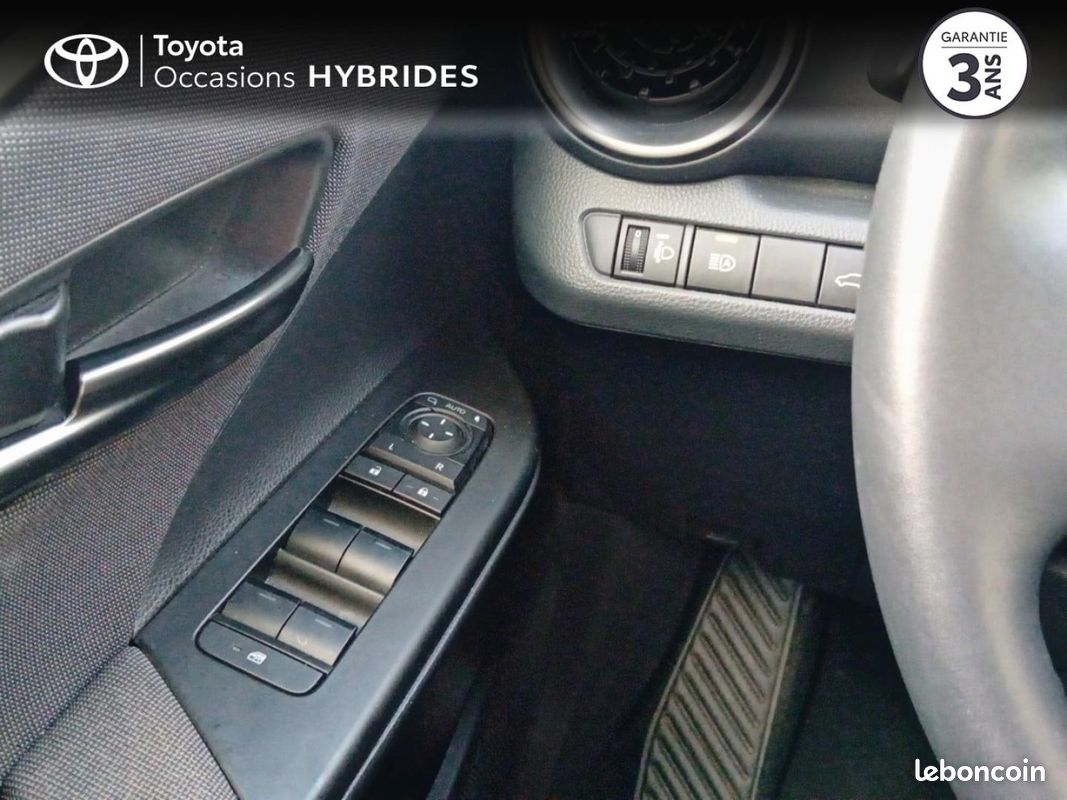 Toyota C-HR 1.8 Hybride 140ch Design MY25 (image 21)