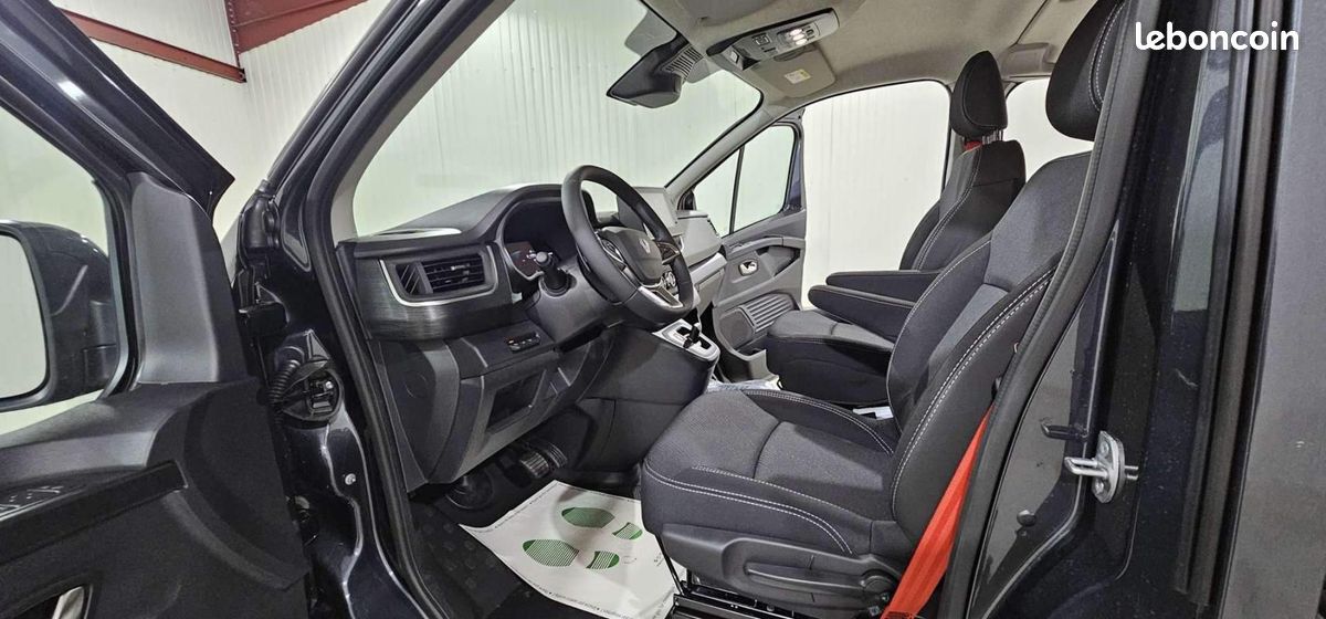 Renault Trafic CABINE APPROFONDIE CA L1H1 BLUE DCI 170 BVA9 RED EDITION EXCLUSIVE (image 29)