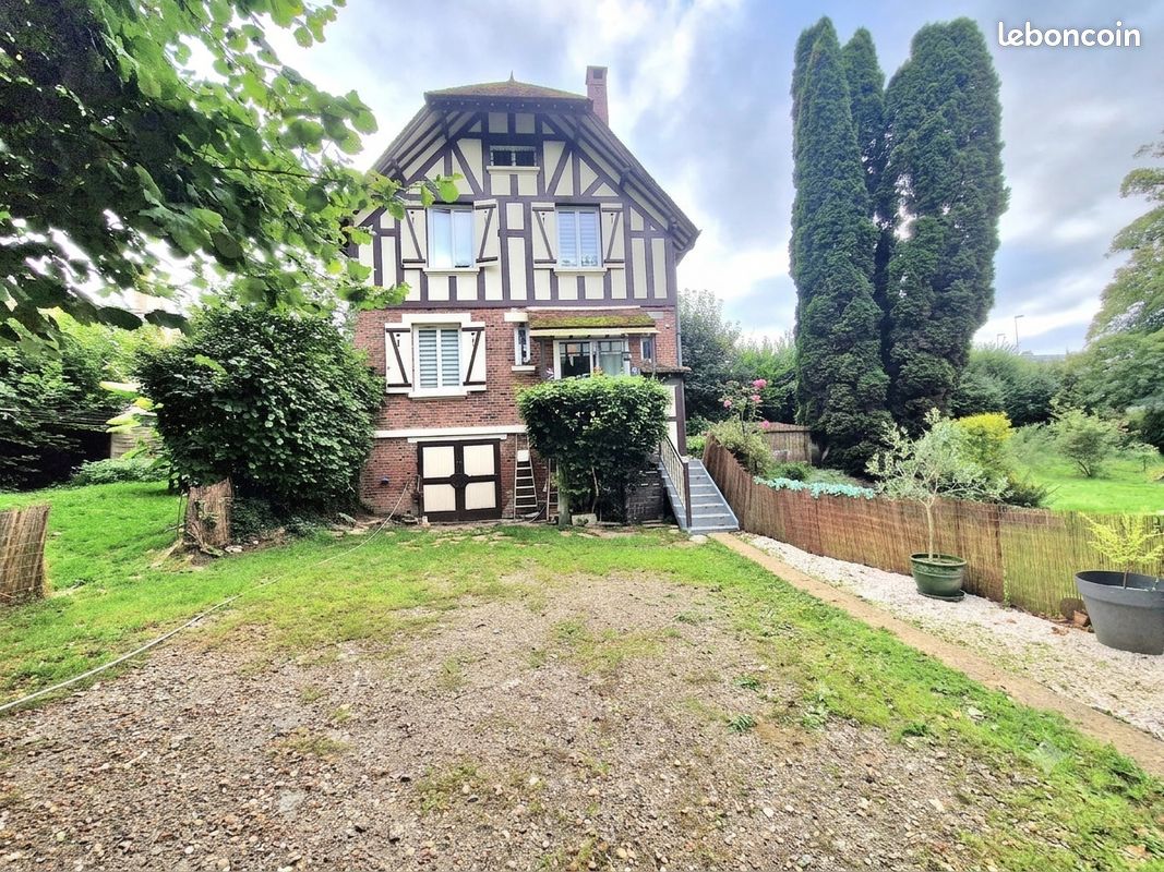 Maison 6 pièces 105 m² · à Forges-les-Eaux · 105 m² · 180 000 €