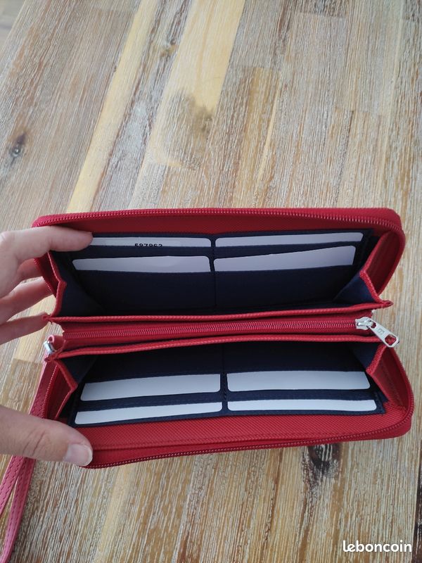 Porte feuille en cuir rouge (image 2)
