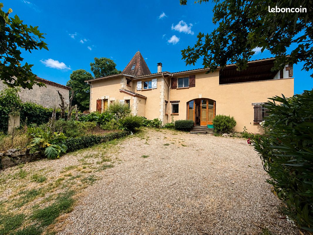 Maison 7 pièces 173 m² · à Sainte-Colombe-de-Villeneuve · 173 m² · 299 900 €