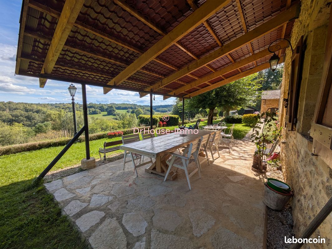 Local commercial 8 pièces 206 m² · à Villefranche-du-Périgord · 206 m² · 549 000 €