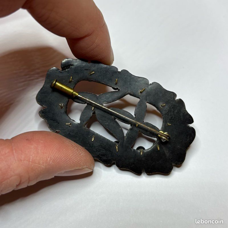 Belle Et Grande Broche De Deuil Ancienne XIXème Siècle En ébonite, Avec Fleur Pensée - Très Bon état