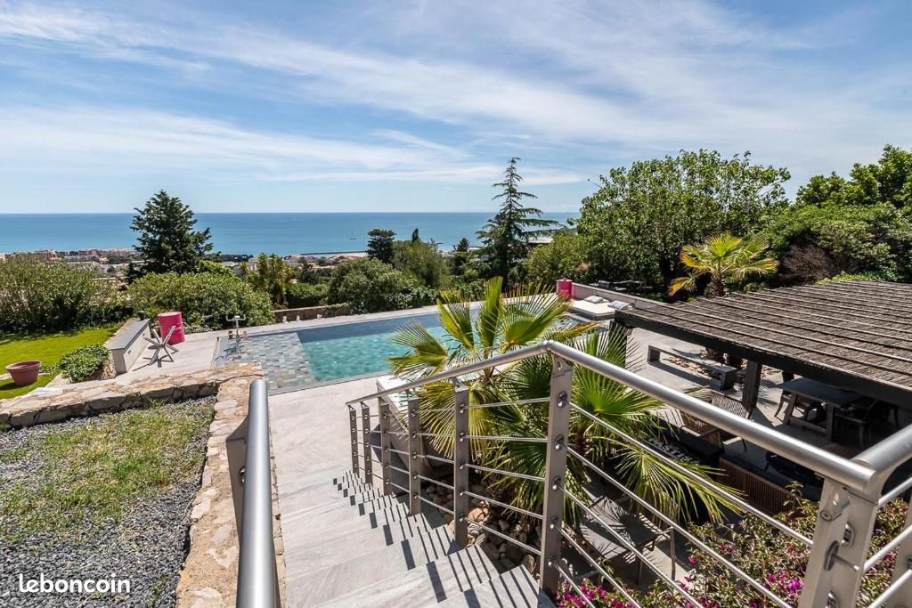 Escapade contemporaine avec confort aquatique (image 6)