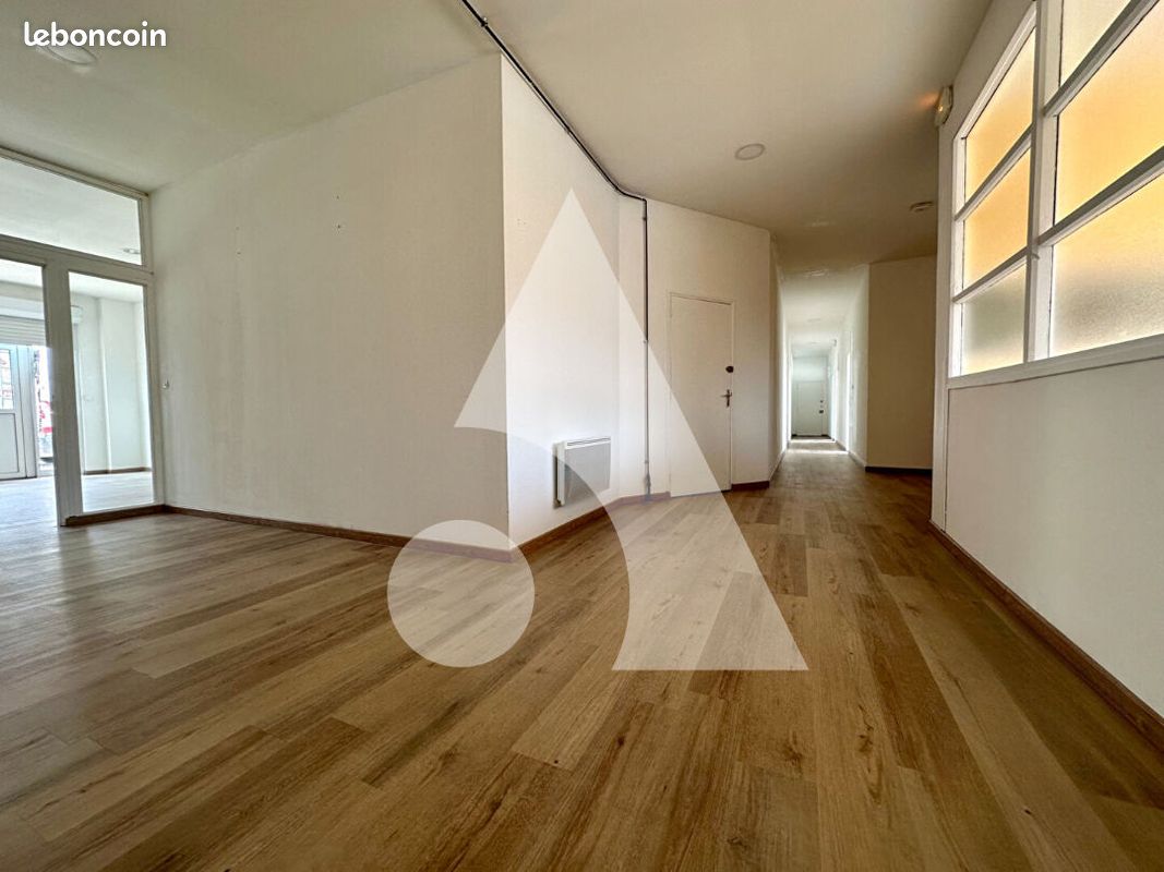 Local 187 m² LONGUENESSE (image 2)
