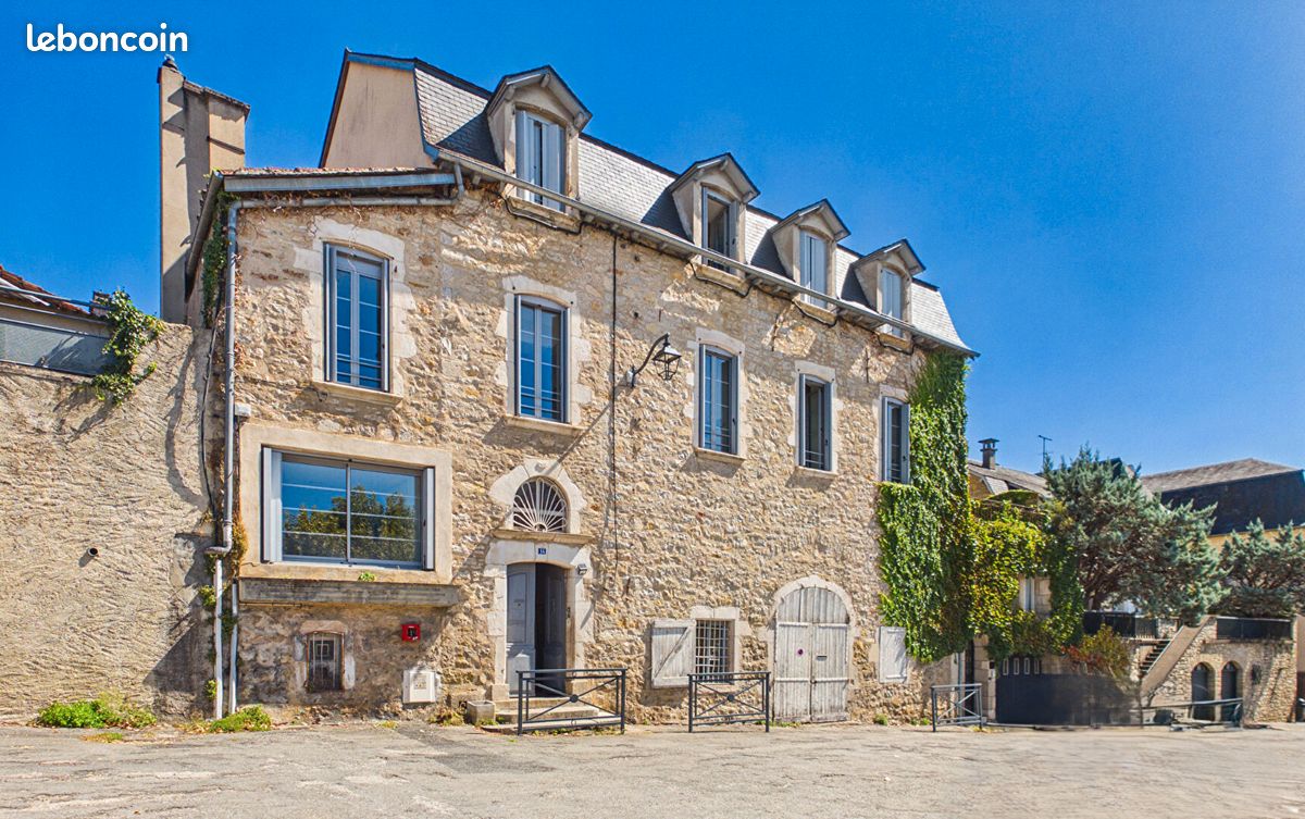 Maison 12 pièces 263 m² · à Villefranche-de-Rouergue · 263 m² · 199 000 €