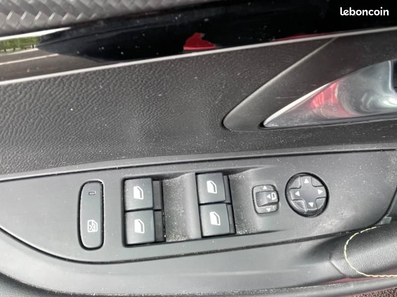 Peugeot 208 1.2 PureTech 100ch S&S GT Line (image 20)