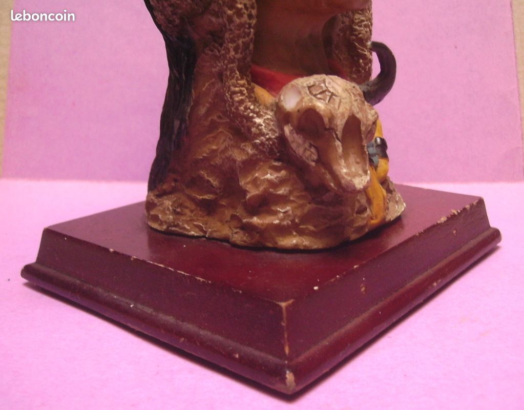 Statue / Statuette Buste De Chef Indien - Coiffe Plumes Et Tête De Bison / Buffle - The Peggy's Collection (image 6)