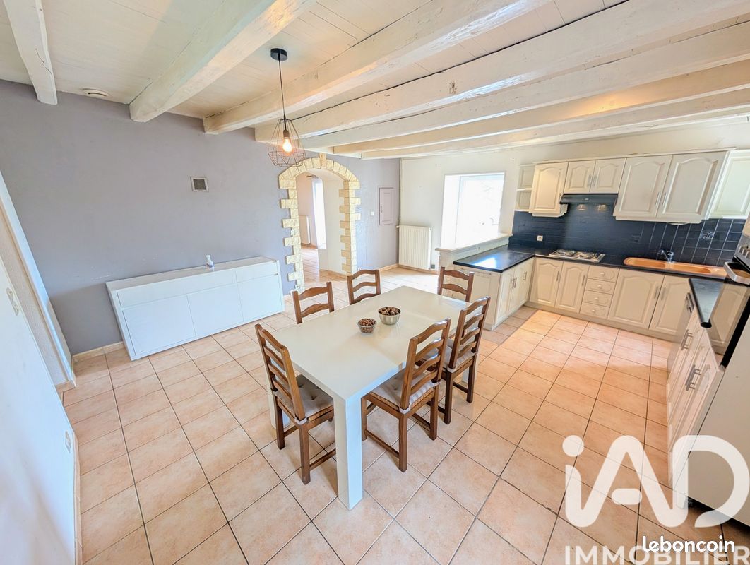 Maison 4 pièces 105 m² · à Civaux · 105 m² · 133 000 €