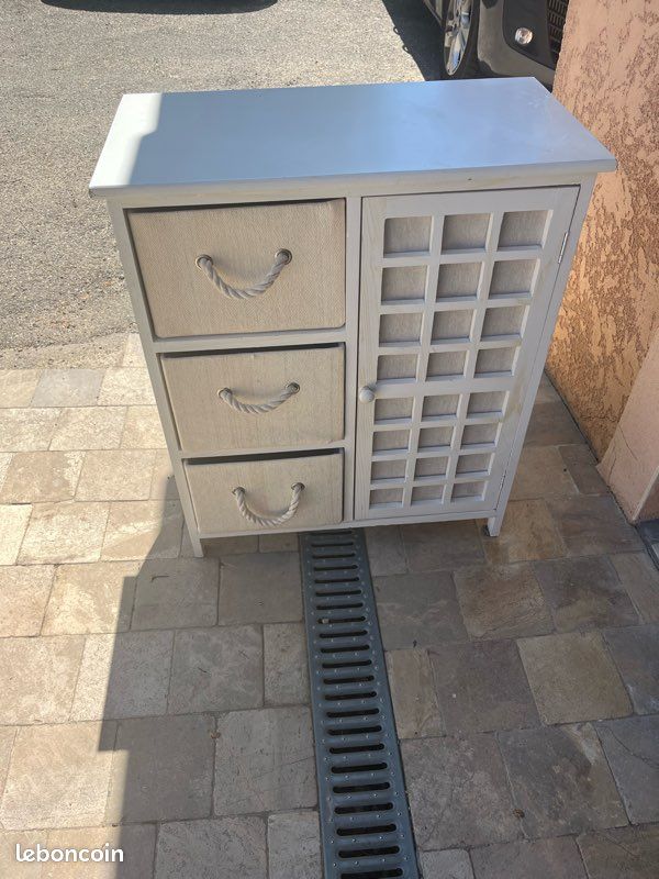Commode (image 1)